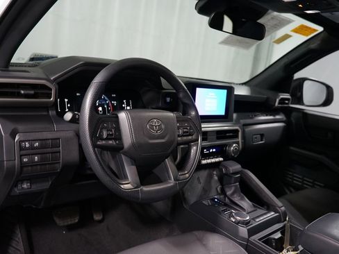 Used 2024 Toyota Tacoma SR image 7