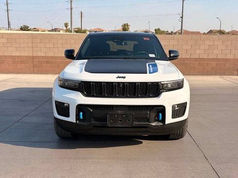 Certified 2023 Jeep Grand Cherokee Trailhawk w/ Luxury Tech Group III AWD/4WD image 4
