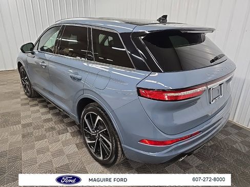 Used 2024 Lincoln Corsair Grand Touring image 11