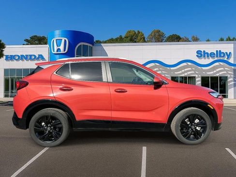 Used 2024 Buick Encore GX Sport Touring image 9