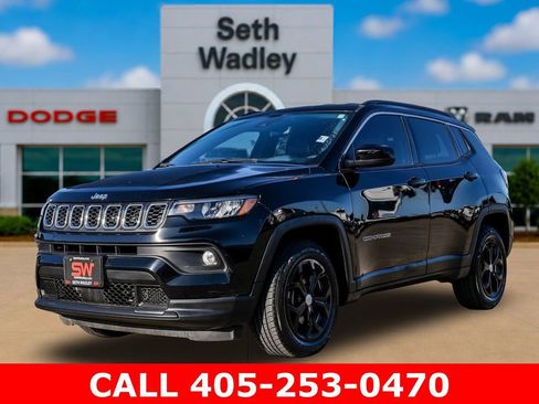 Used 2024 Jeep Compass Latitude AWD/4WD image 46