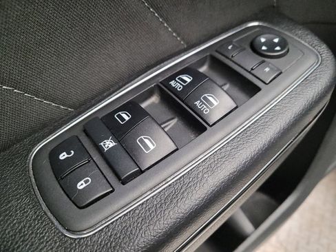 Used 2019 Dodge Charger SXT w/ Plus Group image 27