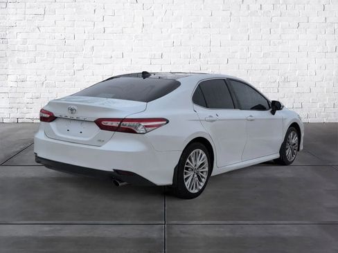 Used 2019 Toyota Camry XLE image 5