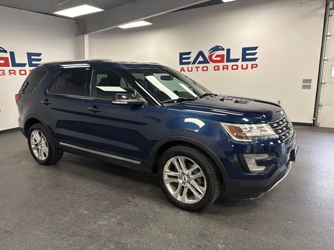 Used 2017 Ford Explorer XLT w/ Equipment Group 202A AWD/4WD image 1