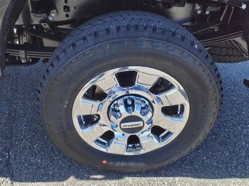 New 2025 Ford F250 Lariat w/ Chrome Package image 8