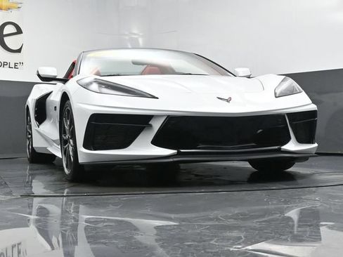 Used 2023 Chevrolet Corvette Stingray Premium Conv w/ Z51 Performance Package RWD image 3