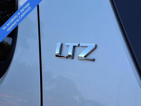 Used 2010 Chevrolet Tahoe LTZ AWD/4WD image 12