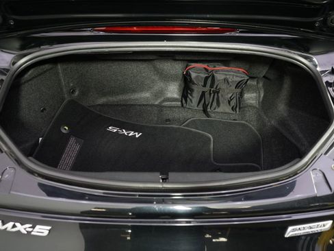 Used 2017 MAZDA MX-5 Miata Sport RWD image 21