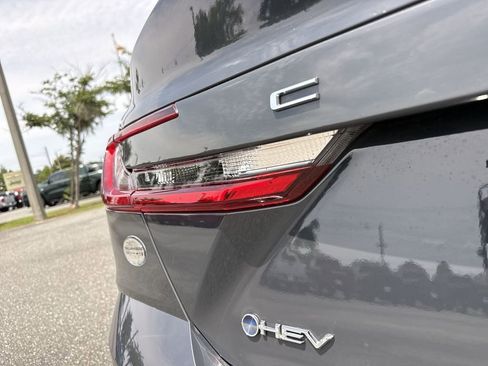 Used 2025 Toyota Camry LE FWD image 5