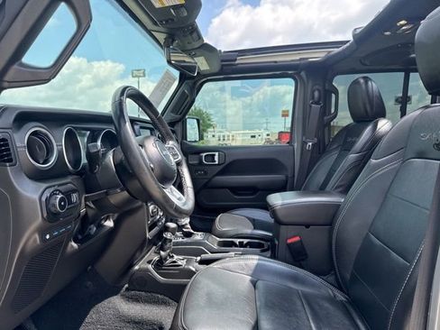 Used 2023 Jeep Wrangler Unlimited Sahara w/ Cold Weather Group AWD/4WD image 2