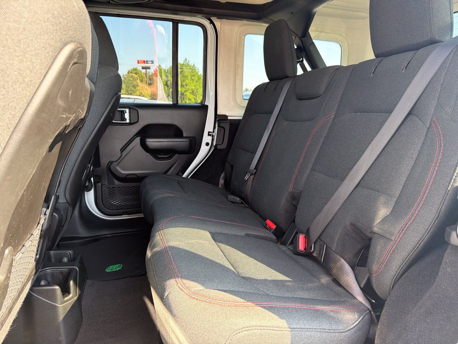 Used 2025 Jeep Wrangler Unlimited Rubicon AWD/4WD image 12