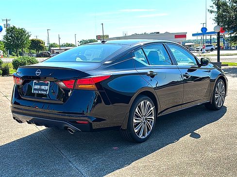 New 2026 Nissan Altima 2.5 SV w/ SV Premium Package FWD image 8