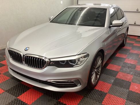 Used 2018 BMW 530e xDrive w/ Premium Package 2 AWD/4WD image 1