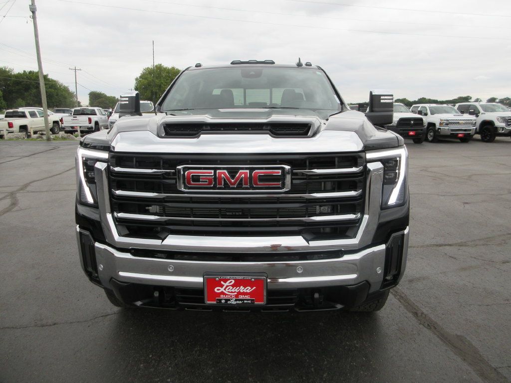 Certified 2025 GMC Sierra 2500 SLT w/ SLT Premium Package AWD/4WD image 15
