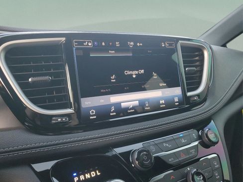 New 2026 Chrysler Pacifica Select AWD/4WD image 21