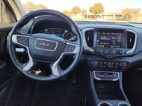 Used 2024 GMC Terrain SLT image 6