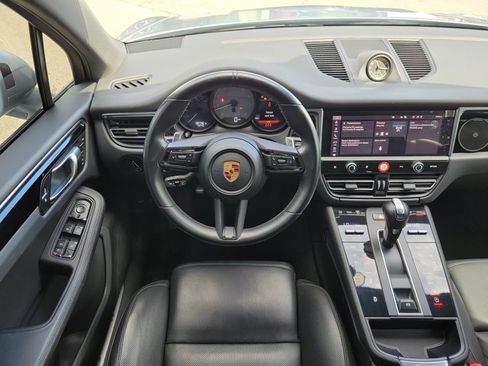 Certified 2023 Porsche Macan S AWD/4WD image 17