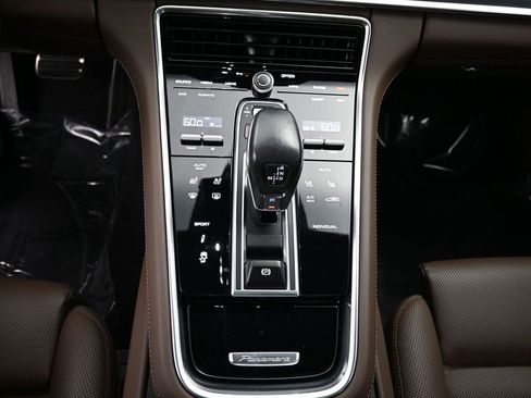 Used 2022 Porsche Panamera 4S image 21
