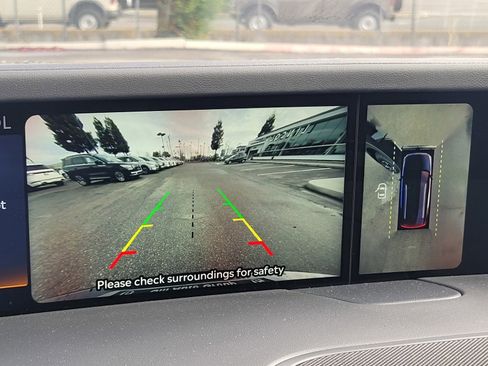 Used 2025 Lincoln Nautilus Premier image 27