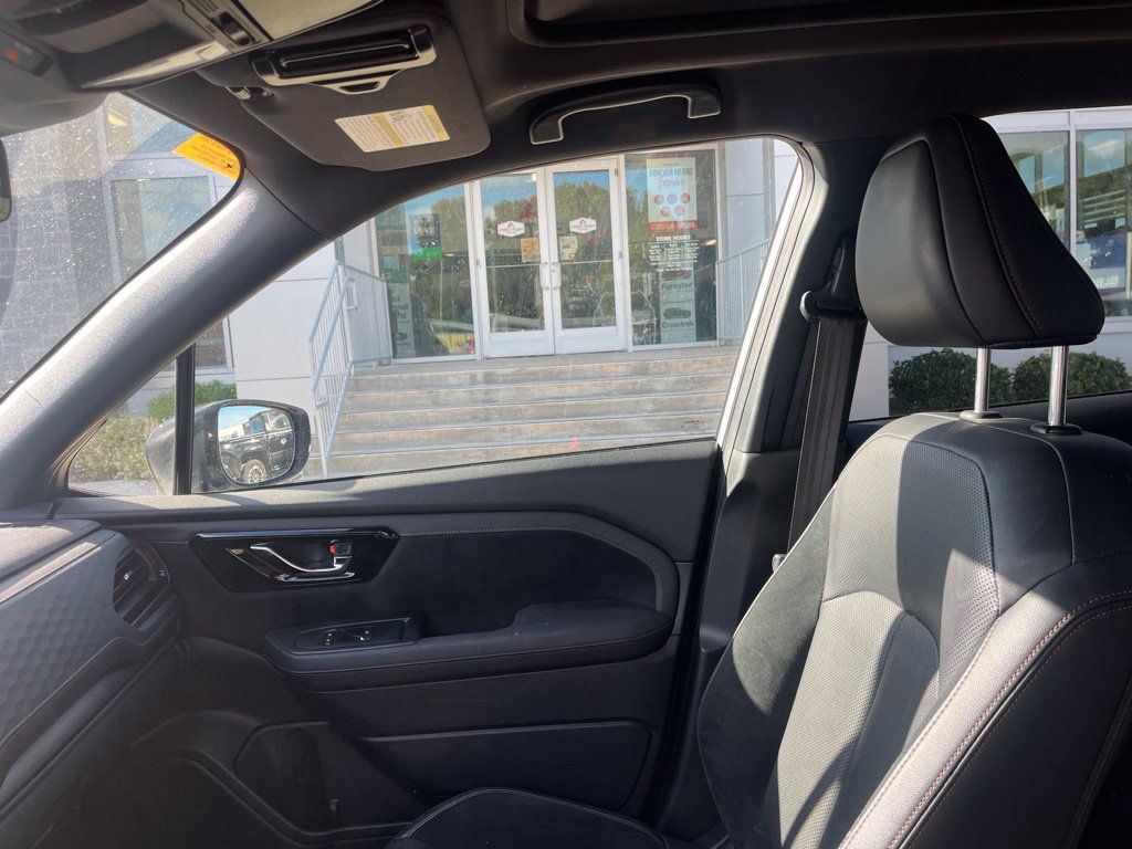 Used 2025 Subaru Forester Touring AWD/4WD image 12