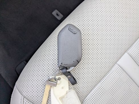 Certified 2025 Kia Sorento S image 35