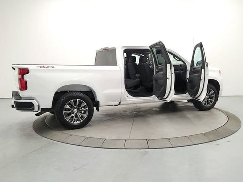 Used 2025 Chevrolet Silverado 1500 RST AWD/4WD image 15