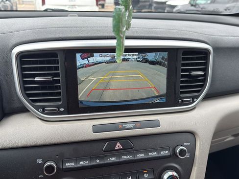Used 2020 Kia Sportage LX image 6