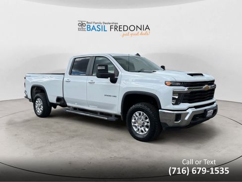 Used 2024 Chevrolet Silverado 3500 LT image 7