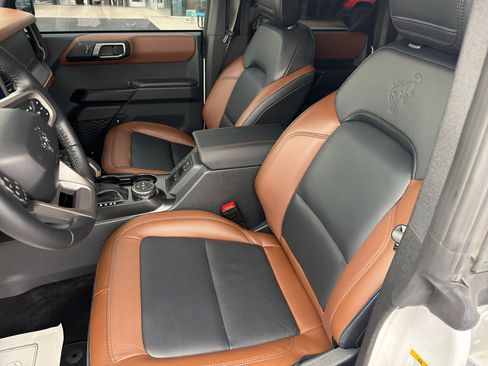 Used 2024 Ford Bronco Outer Banks image 14