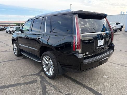 Used 2019 Cadillac Escalade Premium Luxury AWD/4WD image 7