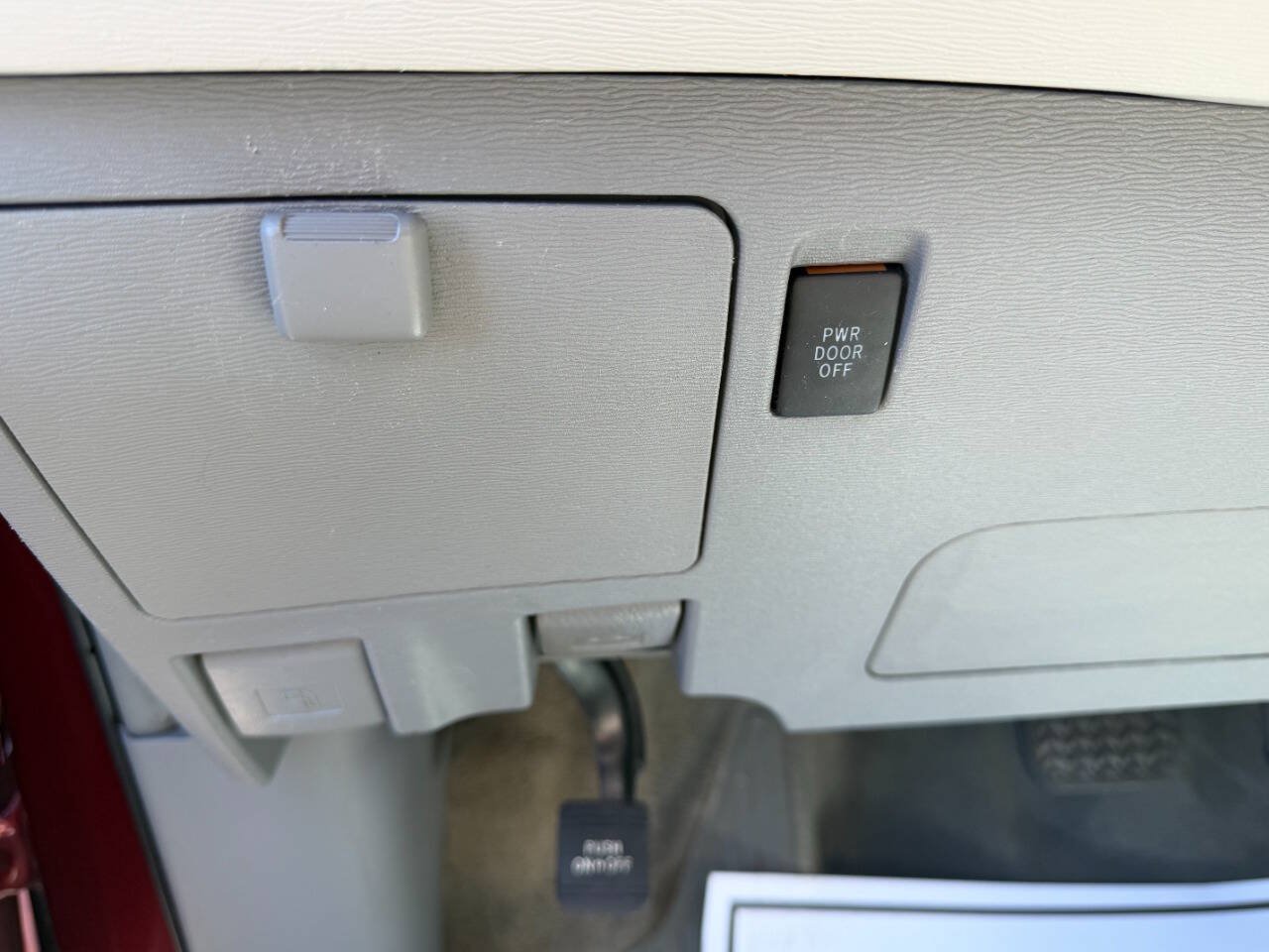 Used 2013 Toyota Sienna LE w/ Towing Pkg FWD image 27