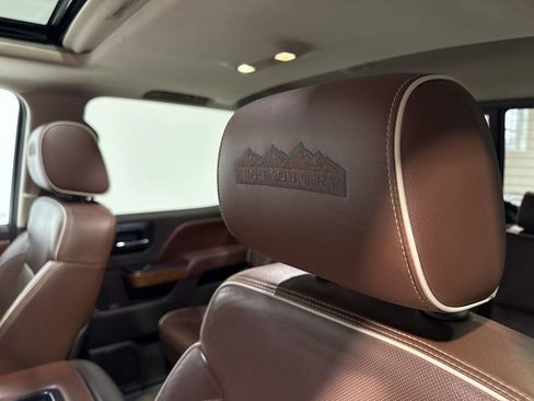 Used 2015 Chevrolet Silverado 1500 High Country w/ High Country Premium Package image 28