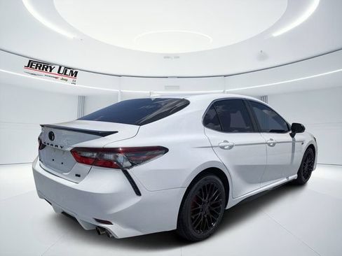 Used 2023 Toyota Camry SE w/ Cold Weather Package FWD image 3