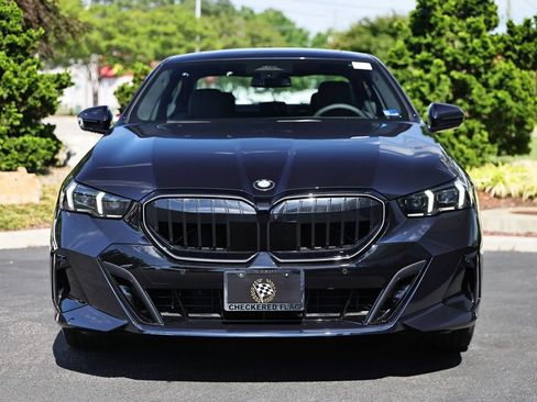 Used 2027 BMW 530i xDrive w/ M Sport Package AWD/4WD image 11