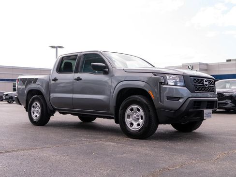 Used 2022 Nissan Frontier S w/ Technology Package AWD/4WD image 2