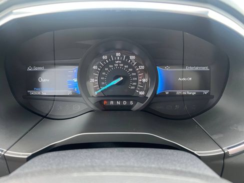 Used 2021 Ford Edge Titanium w/ Equipment Group 301A AWD/4WD image 16