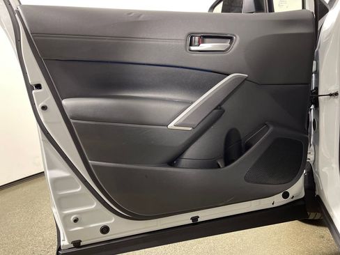 Used 2024 Toyota Corolla Cross XLE w/ Convenience Package image 19