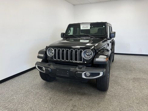 Used 2024 Jeep Wrangler Sahara image 3