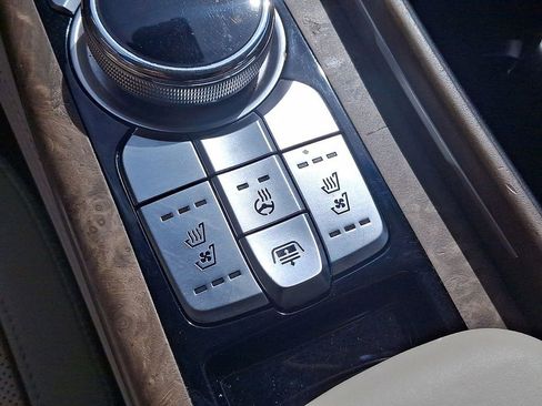 Used 2020 Genesis G90 3.3T Premium image 19