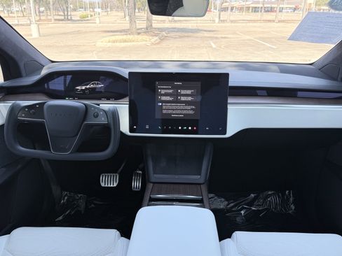 Used 2022 Tesla Model X image 60