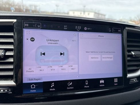 Used 2025 Chrysler Pacifica Select image 24