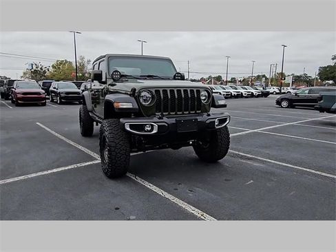 Used 2023 Jeep Gladiator Sport image 19