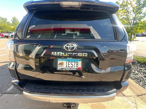 Certified 2022 Toyota 4Runner TRD Off-Road Premium AWD/4WD image 13