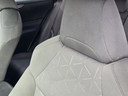 Used 2020 Toyota RAV4 XLE image 29