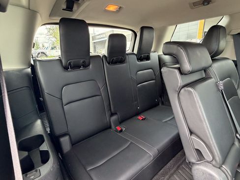 Used 2024 Nissan Pathfinder SL FWD image 19