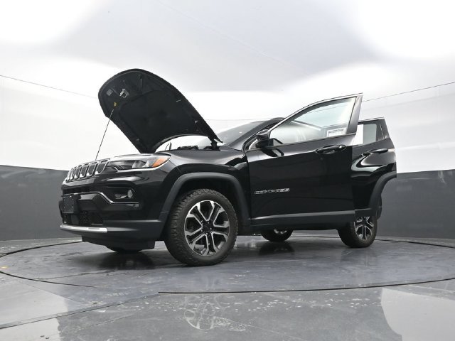 Used 2022 Jeep Compass Limited w/ Sun and Sound Group AWD/4WD image 31