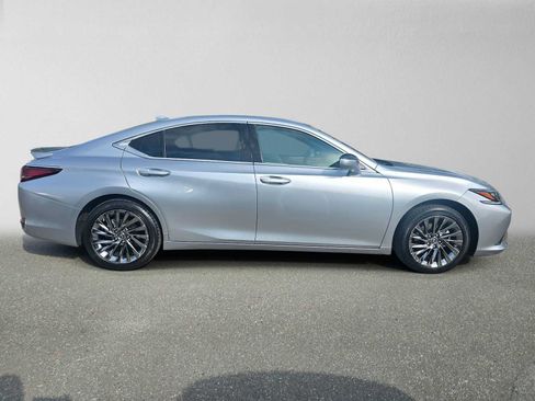 Certified 2024 Lexus ES 300h Ultra Luxury w/ Accessory Package (Z2) FWD image 2