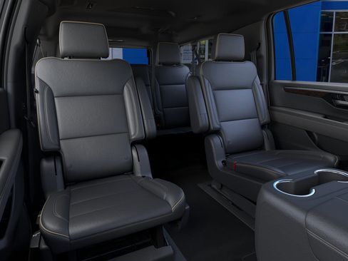 New 2025 Chevrolet Suburban Premier w/ Sun And Tow Package AWD/4WD image 41