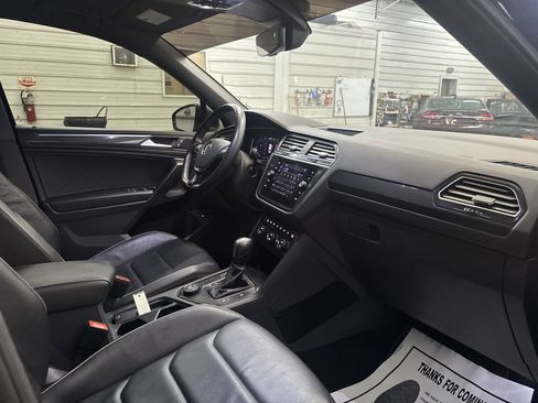 Used 2021 Volkswagen Tiguan SEL Premium R-Line image 24