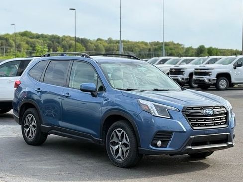 Used 2022 Subaru Forester Premium AWD/4WD image 34